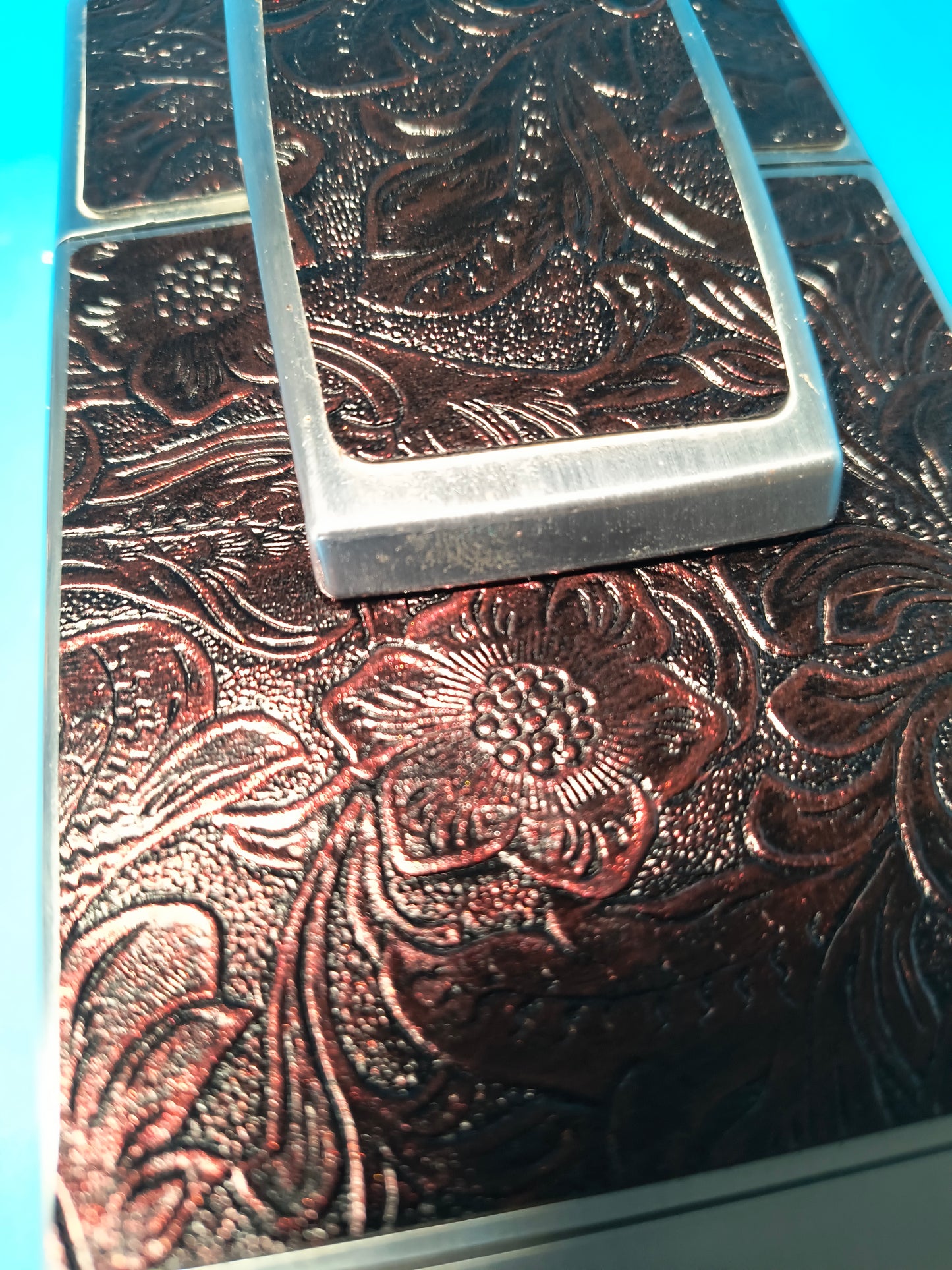 SKIN motivo floreali rosso metallico