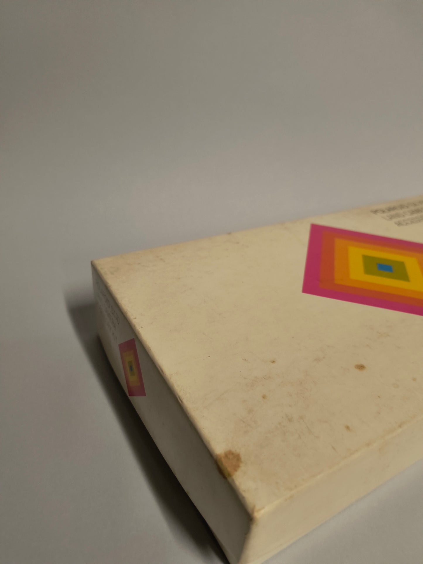 Box accessori con macchia sulla scatola